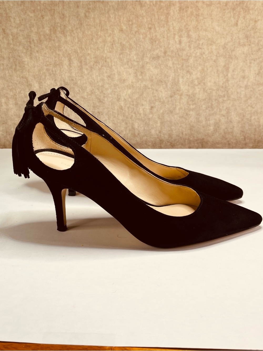Marc Fisher Suede Cut Out Pumps High Heels Tassels Sz 7.5